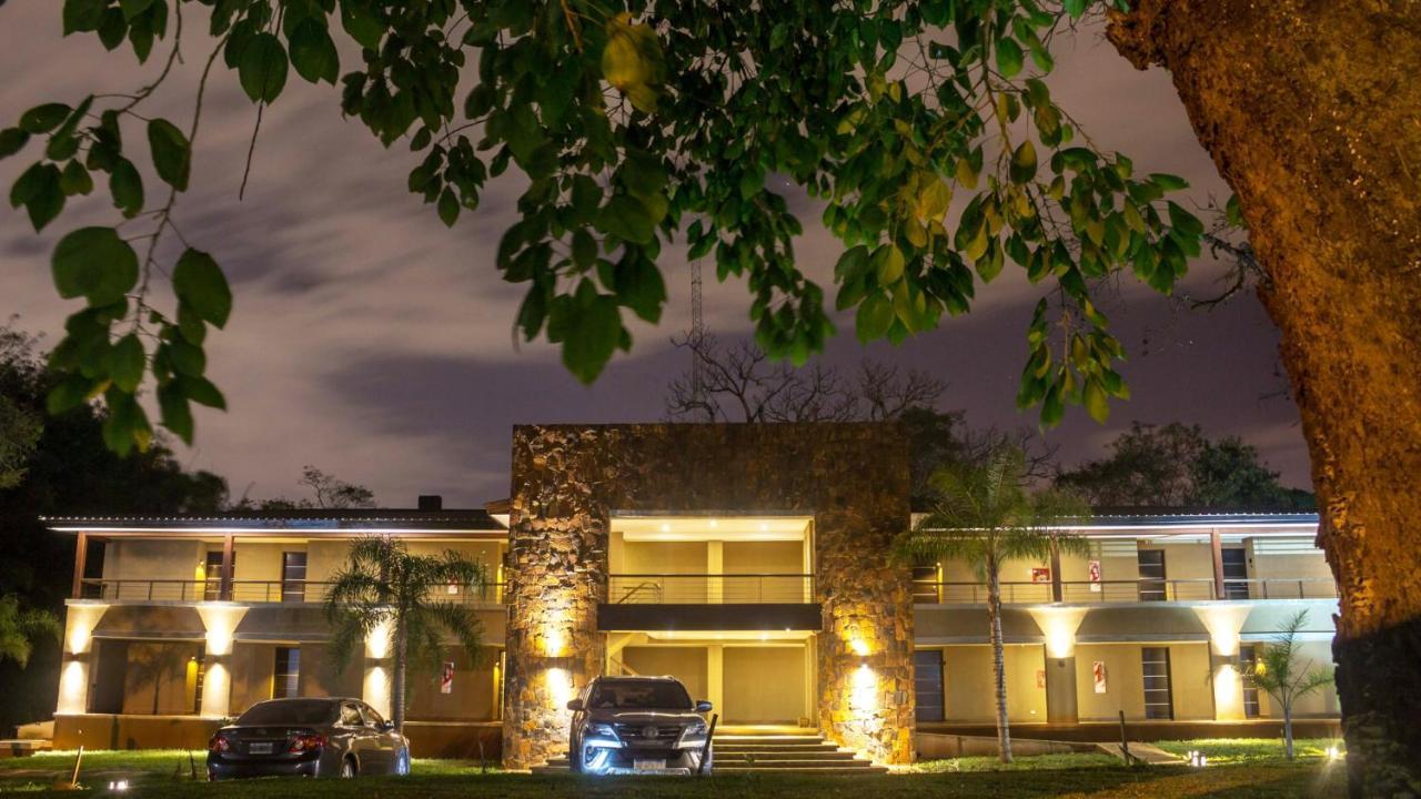 Pirayu Hotel & Resort Puerto Iguazú Buitenkant foto