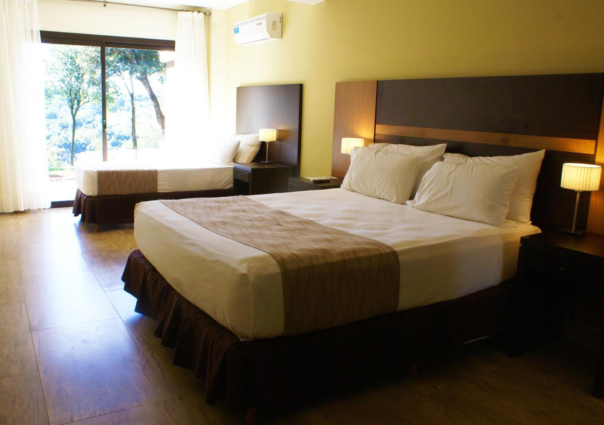 Pirayu Hotel & Resort Puerto Iguazú Buitenkant foto